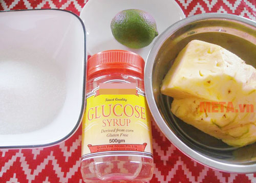 Nguyên liệu chuẩn bị cho món mứt dứa viên