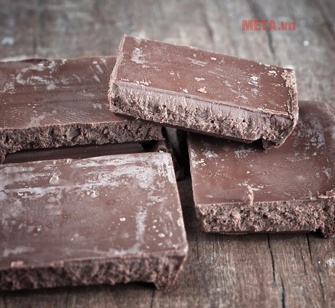 Cách bảo quản socola để giữ được lâu hơn cho ngày Valentine Phủ lớp trắng