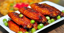 Làm cánh gà om coca đưa cơm - tuyệt chiêu của các bà mẹ
