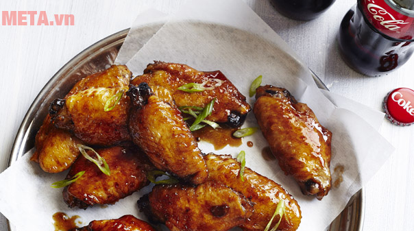 Làm cánh gà om coca đưa cơm - tuyệt chiêu của các bà mẹ Làm cánh gà om coca đưa cơm - tuyệt chiêu của các bà mẹ