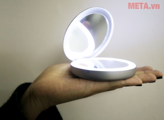 Gương trang điểm cầm tay