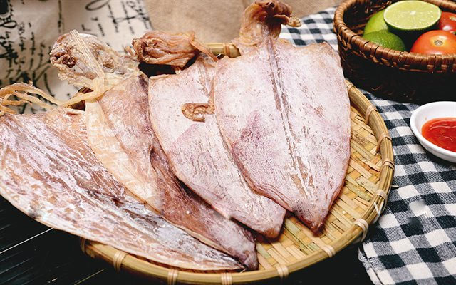 Nướng mực bằng lò vi sóng 1 Nướng mực bằng lò vi sóng 1