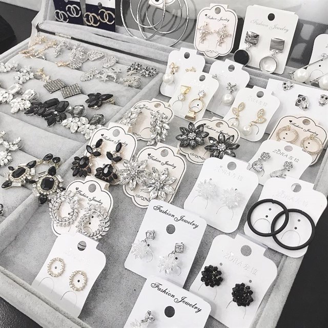 Phụ kiện, trang sức Phụ kiện, trang sức