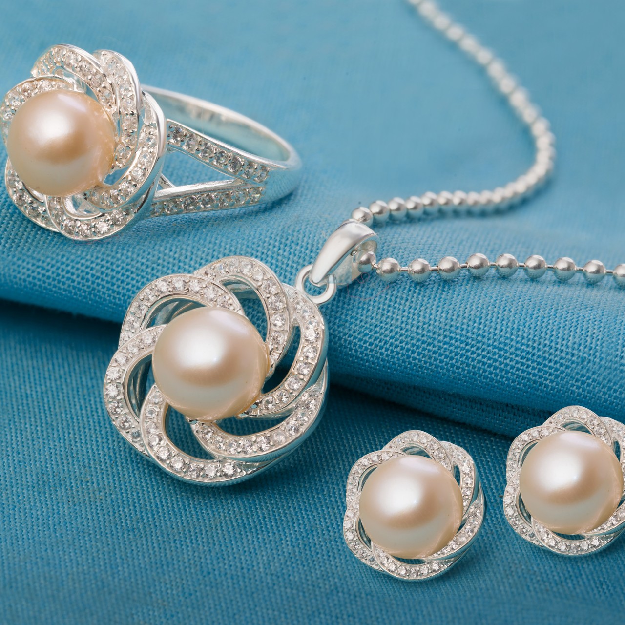 Nữ trang tặng mẹ