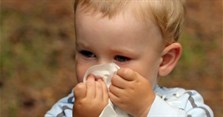 Tại sao trẻ sơ sinh và trẻ nhỏ hay bị sổ mũi? Xử lý và phòng tránh thế nào?