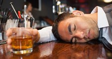 Cách chống say rượu trước khi uống không đau đầu, nôn nao