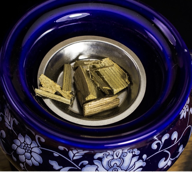 Cách đốt trầm hương xông nhà Cách đốt trầm hương xông nhà