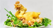 Cách luộc gà ngon da vàng căng bóng, không bị đỏ