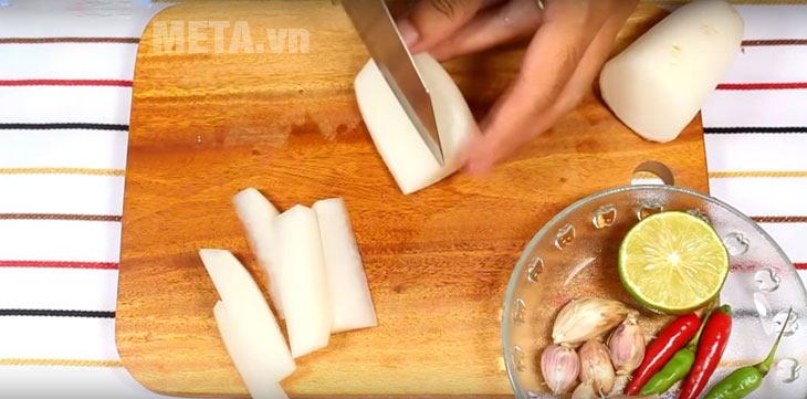 Thái nhỏ củ cải trắng
