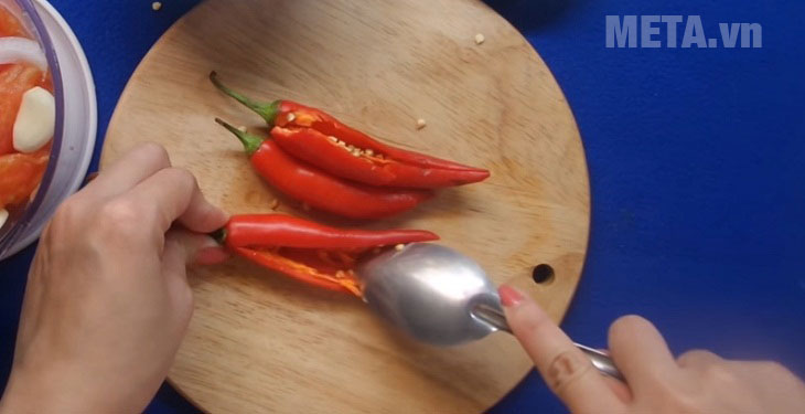 Bỏ hạt ớt