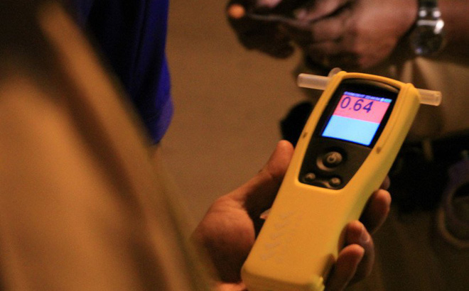 Máy đo nồng độ cồn