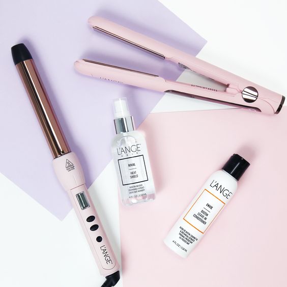 Nếu cô bạn thân là một "tắc kè hoa" chính hiệu thì hãy tặng cô ấy máy làm tóc nhé Nếu cô bạn thân là một "tắc kè hoa" chính hiệu thì hãy tặng cô ấy máy làm tóc nhé