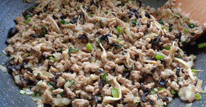 cách làm bánh cuốn bằng bánh tráng khô