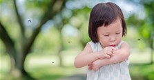 12 mẹo đơn giản trị muỗi đốt cho bé 