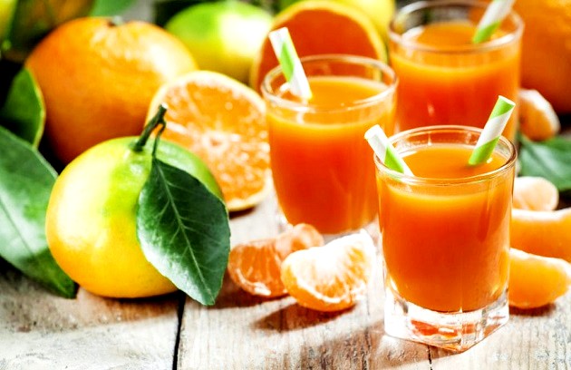Nước ép quýt có vị ngọt thanh, dễ uống. Nước ép quýt có vị ngọt thanh, dễ uống.