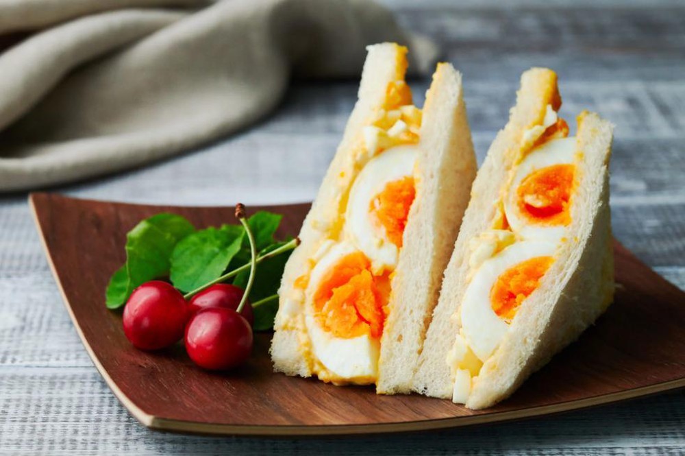 Bánh mì sandwich trứng luộc Bánh mì sandwich trứng luộc