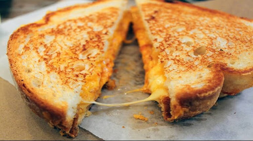 Bánh mì sandwich phô mai áp chảo Bánh mì sandwich phô mai áp chảo