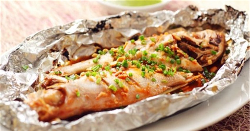 Cá nướng giấy bạc bằng nồi chiên không dầu cực đơn giản