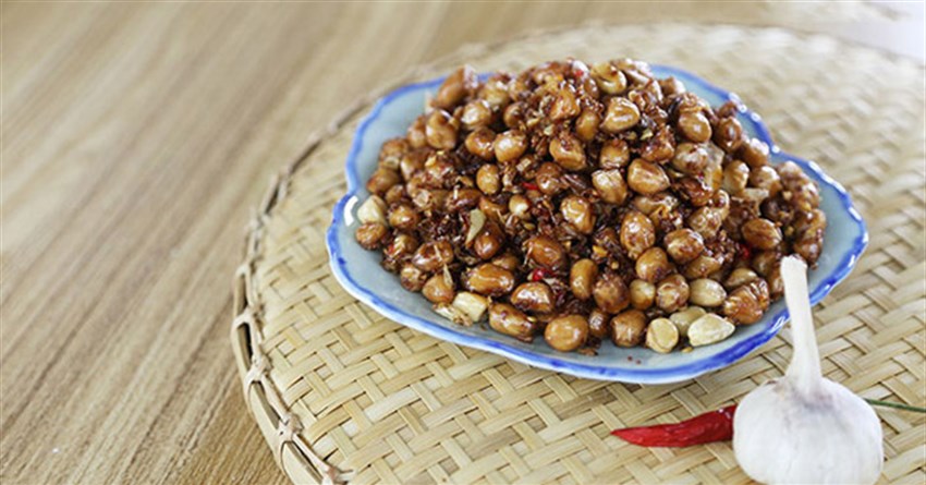 Cách làm lạc rang tỏi ớt, ăn mãi không chán