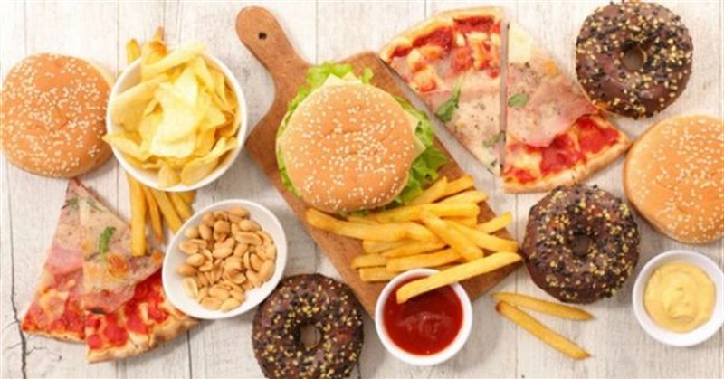 Chế độ dinh dưỡng cho người bị giãn tĩnh mạch: Nên ăn gì, kiêng gì?
