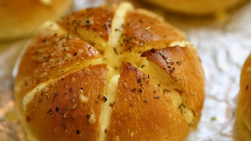 Bánh mì bơ tỏi phô mai Hàn Quốc