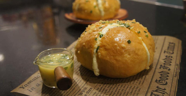 Bánh mì nướng bơ tỏi phô mai kiểu Hàn Quốc