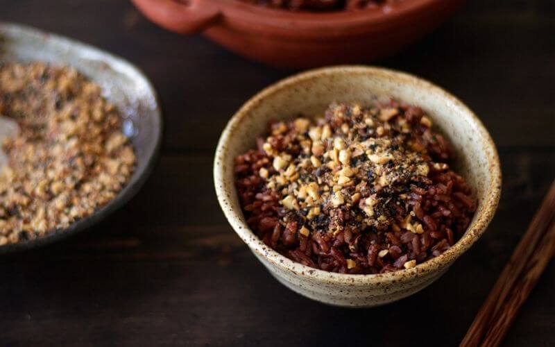 Ăn cơm gạo lứt có tác dụng gì?