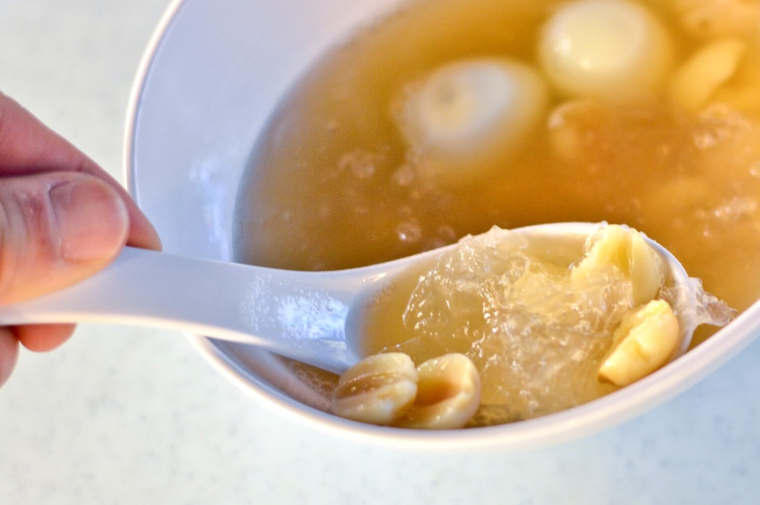 Yến chưng hạt sen