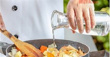 Mẹo chữa đồ ăn bị cay, mặn, chua, ngọt... cực đơn giản