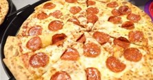 Cách làm pizza phô mai béo ngậy ngon như ngoài hàng