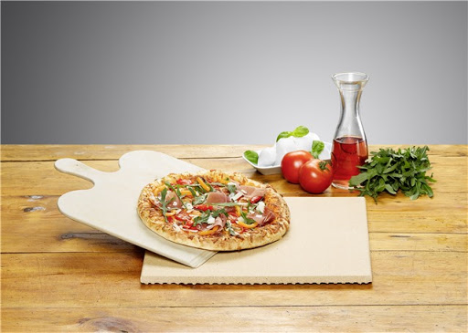 Đá nướng là một dụng cụ quan trọng giúp bánh pizza ngon hơn Đá nướng là một dụng cụ quan trọng giúp bánh pizza ngon hơn