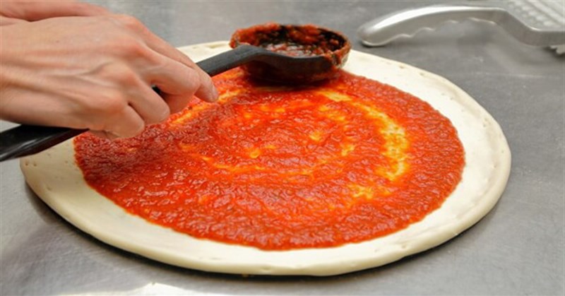 Mách nhỏ cách làm sốt cà chua cho pizza ngon chuẩn vị Ý