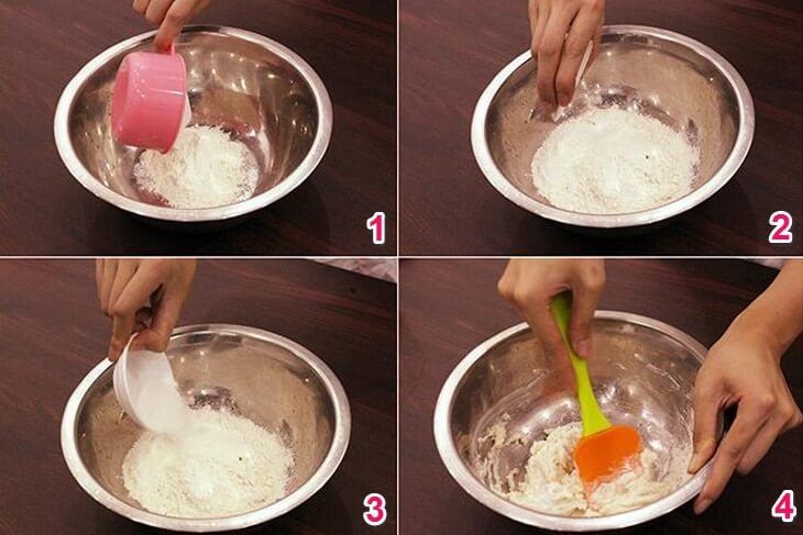 Trộn bột thật đều để chuẩn bị nhào