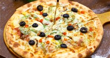 Cách làm bánh pizza tại nhà bằng chảo không cần lò nướng