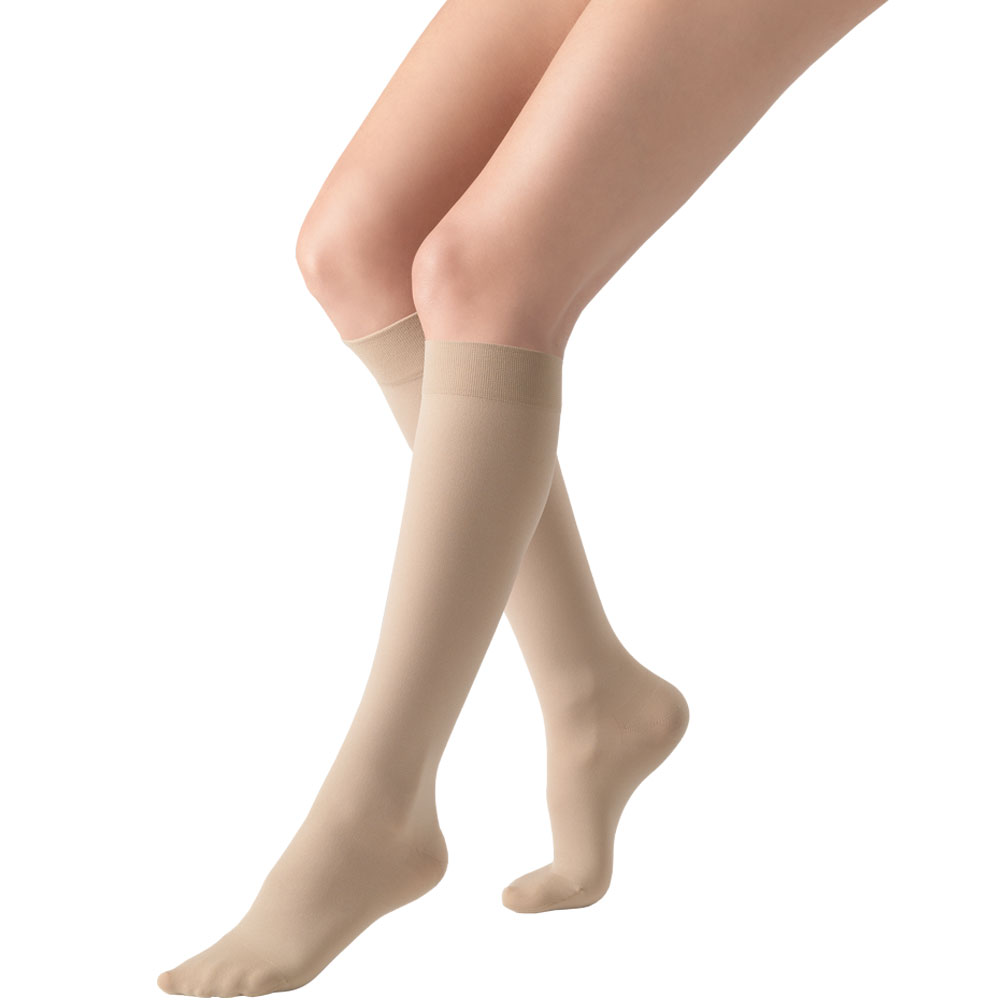 Vớ y khoa sẽ giúp bạn điều trị triệu chứng nổi gân xanh ở tay, chân do giãn tĩnh mạch Vớ y khoa sẽ giúp bạn điều trị triệu chứng nổi gân xanh ở tay, chân do giãn tĩnh mạch