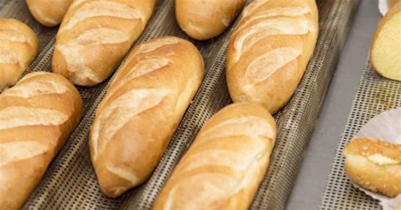 Cách làm bánh mì bằng nồi chiên không dầu vỏ giòn, ruột xốp