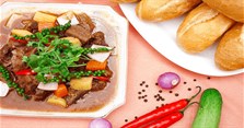 Cách nấu bò sốt vang ăn bánh mì ngon, mềm, chuẩn vị
