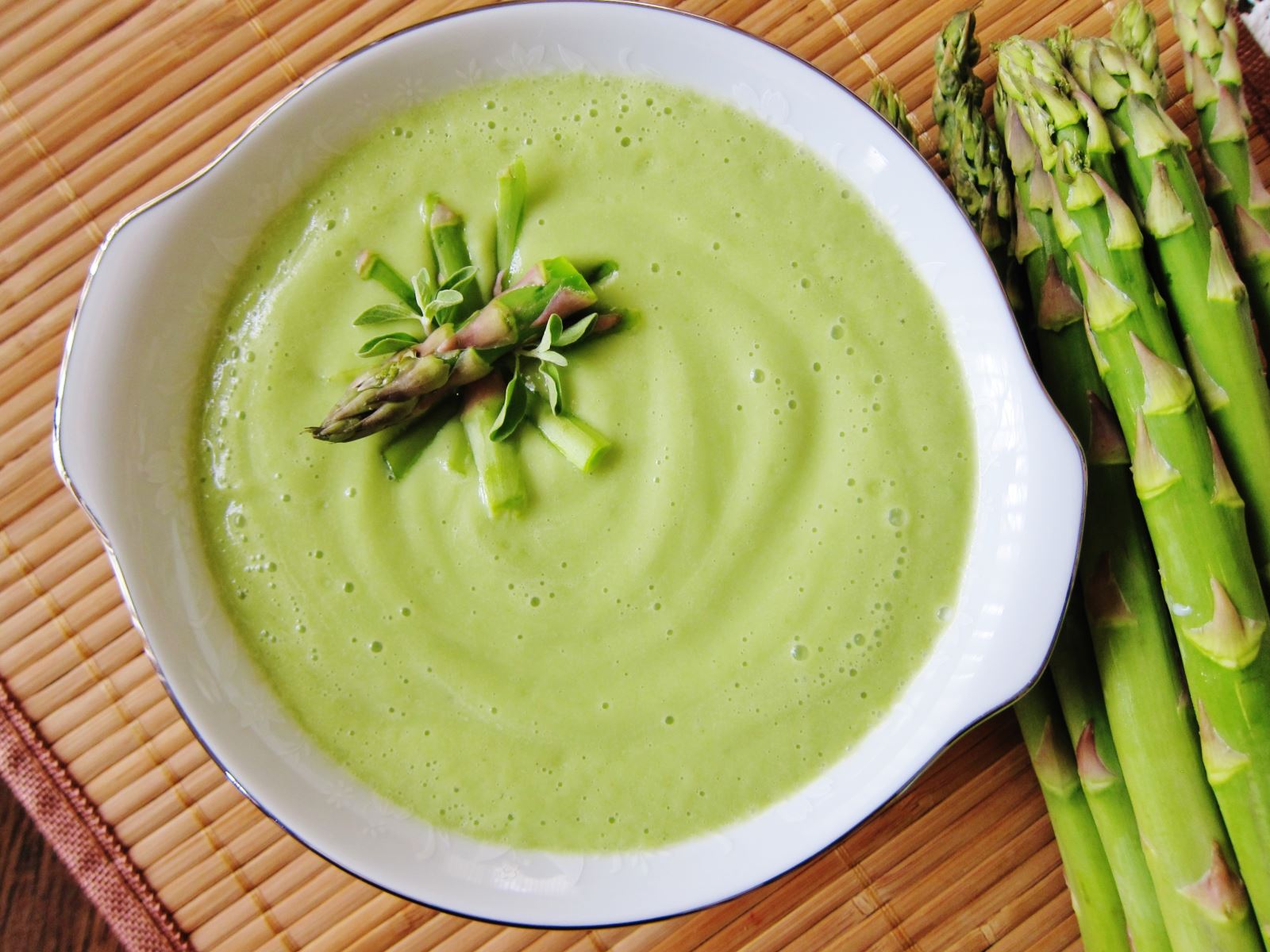 Cháo măng tây cho bé ăn dặm