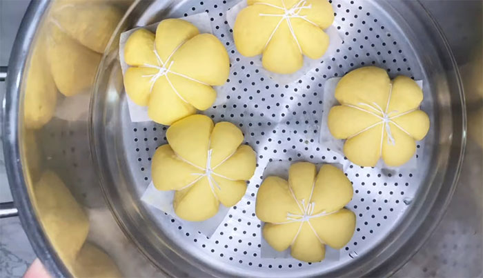 Bước 8: Hấp bánh