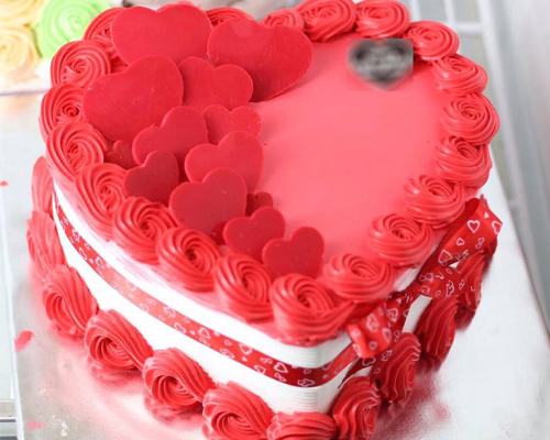 Thiết kế đơn giản khiến chiếc bánh sinh nhật trông giống như một hộp quà vậy Thiết kế đơn giản khiến chiếc bánh sinh nhật trông giống như một hộp quà vậy