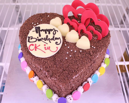 Đừng quên nhắn gửi lời yêu thương lên chiếc bánh kem sinh nhật hình trái tim của mình, bạn nhé Đừng quên nhắn gửi lời yêu thương lên chiếc bánh kem sinh nhật hình trái tim của mình, bạn nhé