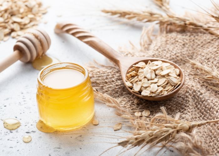 Mặt nạ yến mạch mật ong trị mụn trứng cá rất tốt