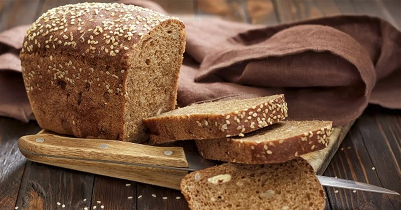 Cách làm bánh mì đen nguyên cám giảm cân tại nhà cho người ăn kiêng