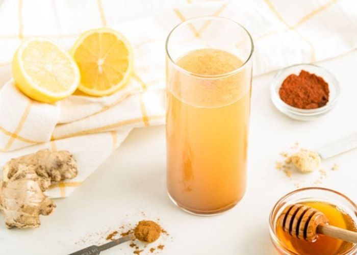 Đối với phụ nữ, uống mật ong với nước ấm mỗi sáng có tác dụng làm đẹp da