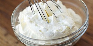 Cách làm whipping cream từ sữa đơn giản tại nhà