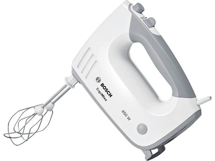 Sử dụng máy đánh trứng giúp việc chế biến kem tươi được hiệu quả hơn