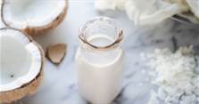 Cách làm nước cốt dừa ăn chè ngon sánh mịn từ dừa tươi, dừa hộp
