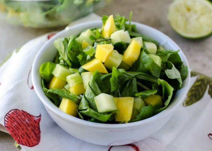 Vitamin A trong rau bó xôi giúp cải thiện thị lực