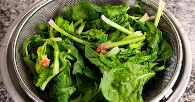 Spinach là gì? Vì sao rau Spinach được khuyên dùng trong thực đơn giảm cân?