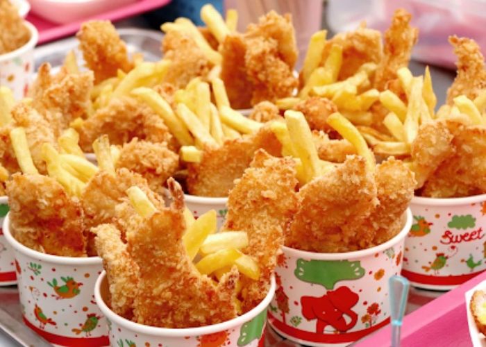 Trong quá trình ăn kiêng Low-carb, bạn nên tuyệt đối tránh xa các loại đồ ăn nhanh